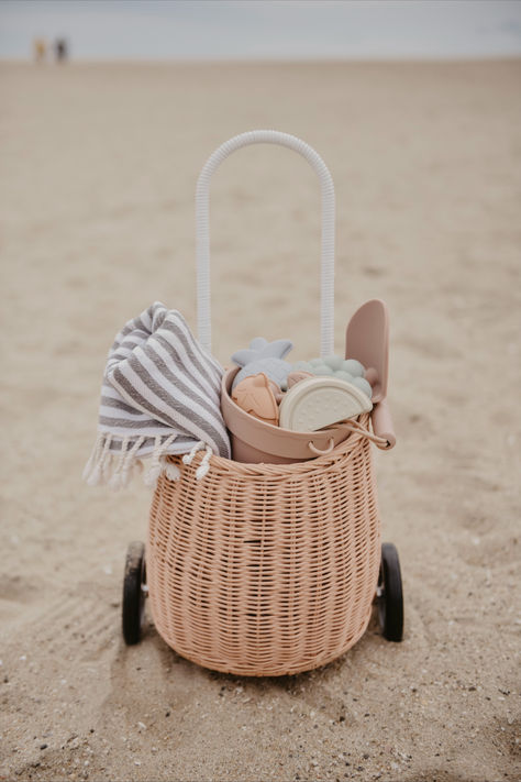 Get ready for fun in the sun with our beach toy set for kids! - Material: 100% Silicone - Durable and Long Lasting - Handy Carrying Bag for Easy Storage - Our Beach Toy Set Includes: 1 Beach Bucket with Handle, 1 Shovel, 5 Fruit Sand Molds, and a Cotton Mesh Storage Bag Beach Toys Aesthetic, Beach Toy Storage, Aunt Things, Baby Beach Toys, Beach Toys For Kids, Surf App, Kids Beach Toys, Toddler Beach, Beach Basket