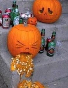 cool pumpkin carvings Puking Pumpkin, Menu Halloween, Dekorasi Halloween, Hallowen Ideas, Halloween Decor Diy, Halloween Fest, Labu Halloween, Adornos Halloween, Diy Halloween Decor