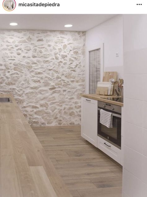 Cotswold Stone Wall, Stone Wall Interior Kitchen, White Wash Stone Wall, Kitchen With Stone Wall, Indoor Stone Wall, Kitchen Stone Wall, Stone Wall Ideas, White Stone Wall, Interior Stone Wall