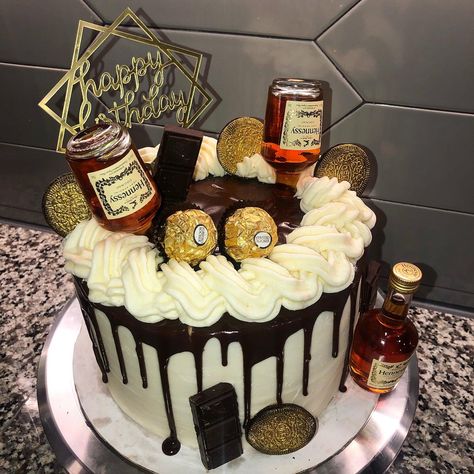 Cake, birthdaycake, Hennessy, alcohol cake Hennessy Cake For Women, Birthday Inpos, 21 Cake Ideas 21st Birthday For Men, Hennessy Cake For Him, Hennessy Cake Ideas, Hennessy Birthday Cakes For Men, Hennessy Birthday Cake, Hennessey Cake, Birthday Cake Hennessy