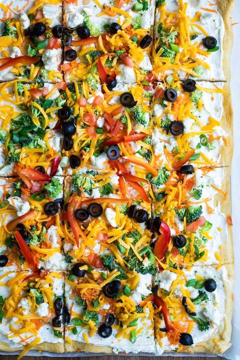 Veggie Pizza - Culinary Hill Easy Veggie Pizza, Appetizer Recipes Cold, Garden Pizza, Veggie Pizza Recipe, Veg Pizza, Chicken Honey, Healthy Pizza Recipes, Pizza Appetizers, Easy Veggie