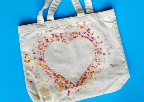 Tote Bag Gift Kids Can Make Bookbag Ideas, Diy Tote Bag Painting Ideas, Tote Bag Painting Ideas, Bag Painting Ideas, Tote Bag Ideas, Tote Bag Painting, Decorated Tote Bags, Painted Canvas Bags, Bag Painting