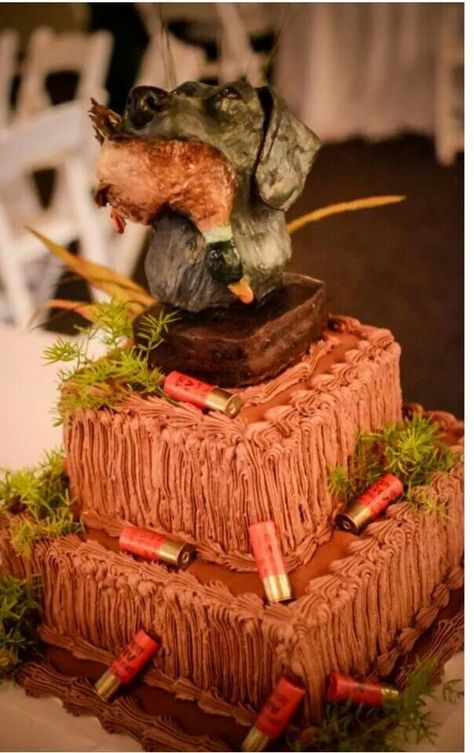 Gray Lab with duck Grooms cake ...edible cake topper Etsy.com/tamdal65 Groomsman Cake Hunting, Duck Hunting Grooms Cake, Duck Grooms Cake, Fishing Grooms Cake, Duck Hunting Cakes, Grooms Cake Hunting, Grooms Cake Tables, Groomsman Cake, Grooms Table