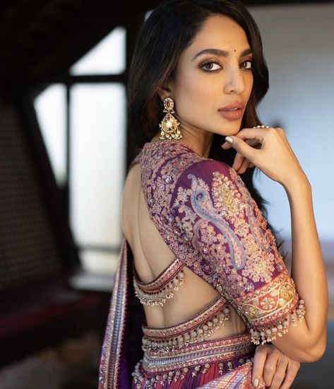 Bridal Blouse Ideas, Purple Blouse Designs, Silk Blouse Designs Indian, Maggam Work Blouse Designs Latest, Sarees Simple, One Sleeve Blouse, Work Blouse Designs Latest, Sobhita Dhulipala, Work Blouse Designs