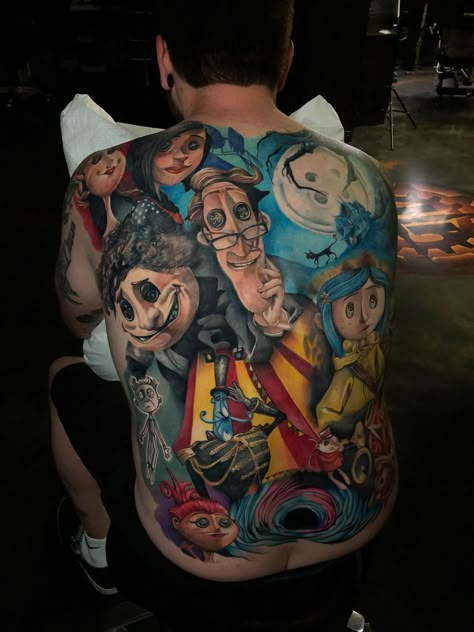 Coraline Tattoo, Tim Burton Tattoo, Coraline Art, Coraline Aesthetic, Movie Tattoos, Full Back Tattoos, Theme Tattoo, Spooky Tattoos, Halloween Tattoo