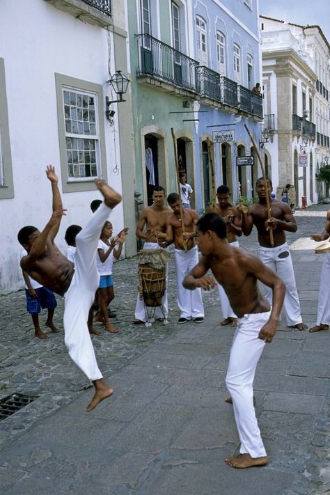 Afro-Brazilians Brazilian Art, Tropical Countries, Africa Art, Black Culture, Photography Inspo, South America, New Life, Martial Arts, Lei