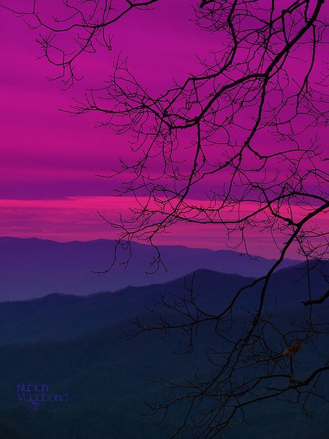 surely this is where they got "purple mountain's majesty"!! Surya Actor, Purple Mountain Majesty, Oneplus Wallpapers, Pink Wallpapers, Handy Wallpaper, Awesome Wallpapers, Sun Sets, Smartphone Wallpaper, Beautiful Sky