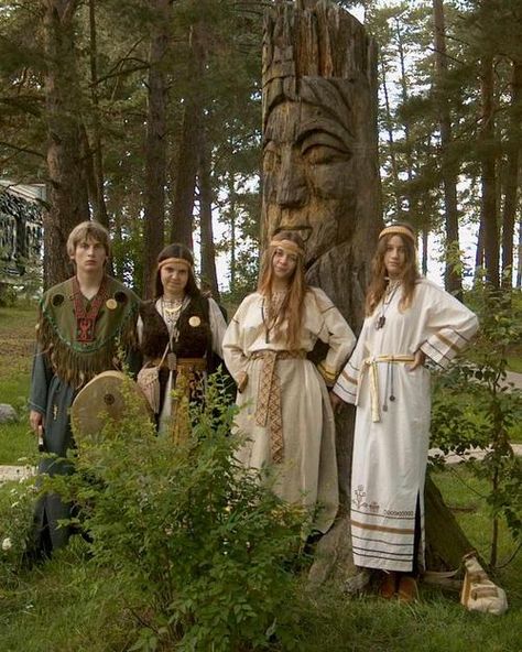 Pagan Slavs Slavic Traditions, Slavic Beauty, Polish Culture, Slavic Paganism, Slavic Mythology, Slavic Folklore, Witch Cottage, Pagan Gods, Rustic Aesthetic