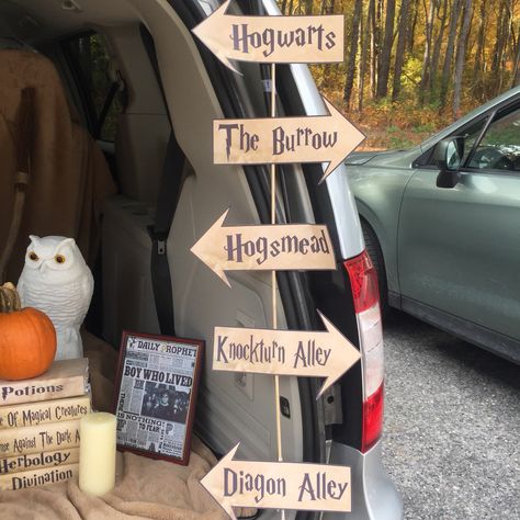 Trunk Or Treat Truck, Harry Potter Trunk Or Treat, Harry Potter Trunk, Hogwarts Trunk, Harry Potter Halloween Costumes, Trunk Or Treat Ideas, Harry Potter Cosplay, Harry Potter Birthday Party, Hallowen Costume