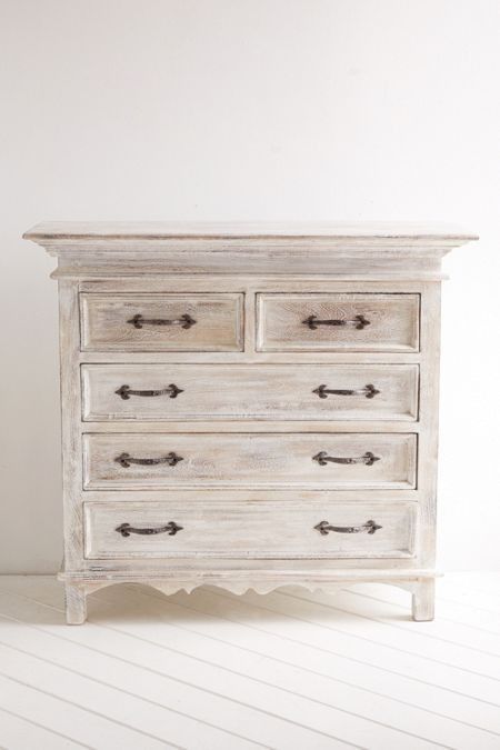 White Wash Dresser, White Washed Furniture, Shabby Chic Dresser, Wooden Dresser, White Dresser, Shabby Chic Bedrooms, Distressed Furniture, Apartment Furniture, Chic Bedroom