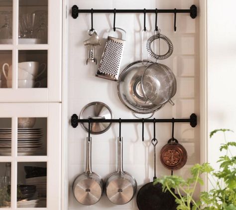 Why organize and decorate in typical ways, when you can instead be bold, unique, and innovative? Kitchen Rails, Model Dapur, Kitchen Wall Storage, Pot Rack Hanging, Kitchen Pot, Pot Rack, Tiny Kitchen, Kitchen Equipment, Trendy Kitchen