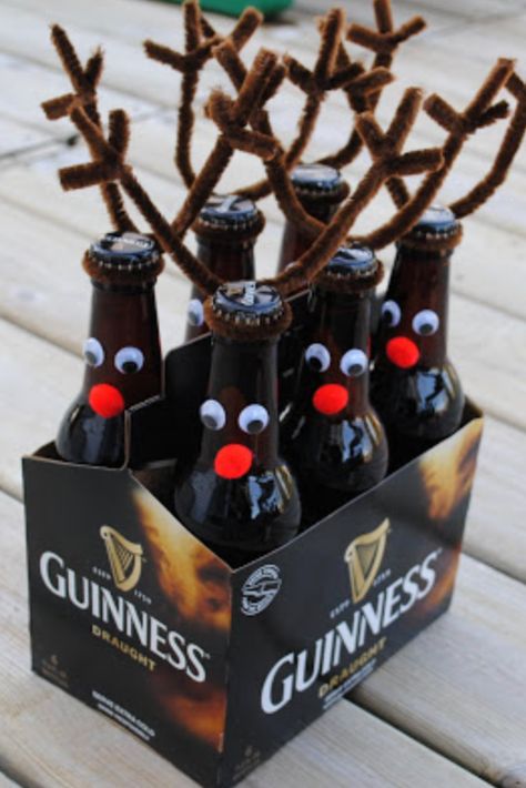 Holiday Homemade Gifts, Best Homemade Christmas Gifts, Creative Diy Christmas Gifts, Reindeer Beer, Diy Christmas Gift Ideas, Diy Beer, Hot Chocolate Gift, Easy Diy Christmas Gifts, Gifts To Make