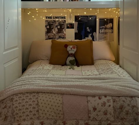 Aesthetic Star, Bed In Closet Aesthetic, Closet Aesthetic, Mazzy Star, Bed In Closet, My Happy Place, New Room, Will Smith, Room Inspo