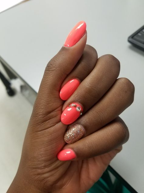 Coral And Gold Nails Design, Coral Nails With Design Summer Sparkle, Bright Holiday Nails, Coral French Tip Nails, Coral Nails With Glitter, Hot Coral Nails, Coral And Gold Nails, Coral Red Nails, Summer Coral Nails