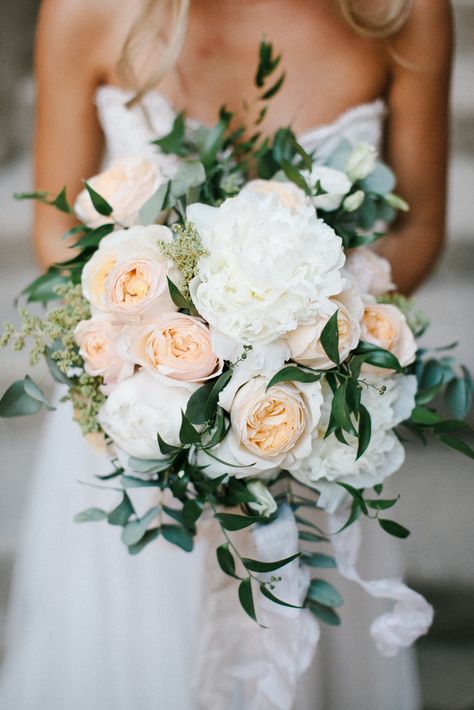 Peach & White Wedding Bouquet | Chris Barber Photography Bridal Bouquet Coral, Wedding Flower Guide, Neutral Wedding Colors, Purple Wedding Flowers, Wedding Flowers Summer, White Wedding Bouquets, Neutral Wedding, Peach Wedding, Peach Flowers