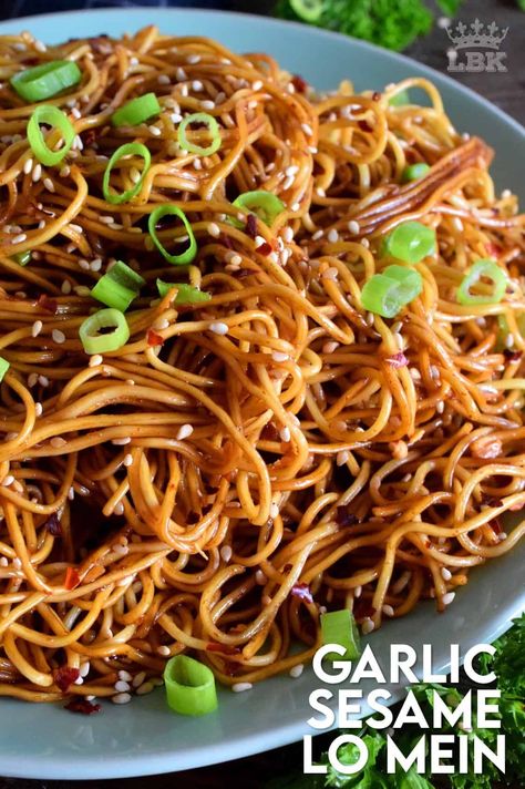 Easy Asian Noodle Recipes, Easy Asian Noodles, Asian Noodle Dishes, Asian Noodle Recipes, Asian Dinners, Asian Noodle, Garlic And Ginger, Noodle Recipes Easy, Chinese Cooking Recipes