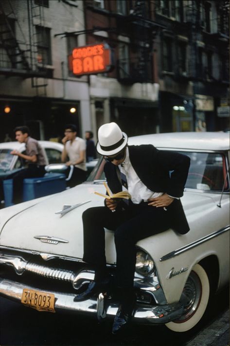 Fred Herzog, Saul Leiter, Plymouth Cars, Irving Penn, William Eggleston, New York Vintage, Henri Cartier Bresson, Vivian Maier, Man Sitting