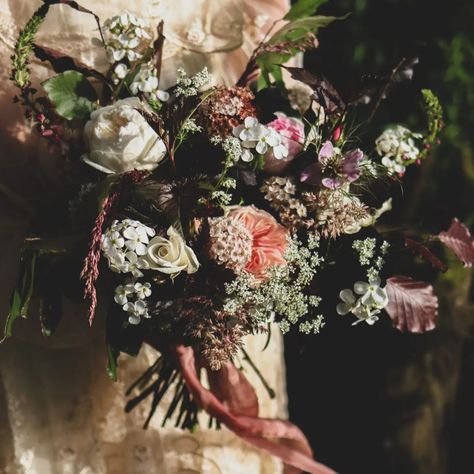 Dark & moody from early this summer when our homegrown roses were looking their absolute best 🩷🌹 I just adore a bouquet / scheme that bridges that gap between moody and a little bit untamed still super feminine. Dreamyyyyy 🫶 L x #luxuryflorist #luxuryweddingflorist #seasonalflowers #seasonalflorist Purple Dahlia Bouquet, Moody Colors, Luxury Florists, Dahlia Bouquet, Purple Dahlia, Wildflower Bouquet, Seasonal Flowers, Luxury Wedding, Dahlia