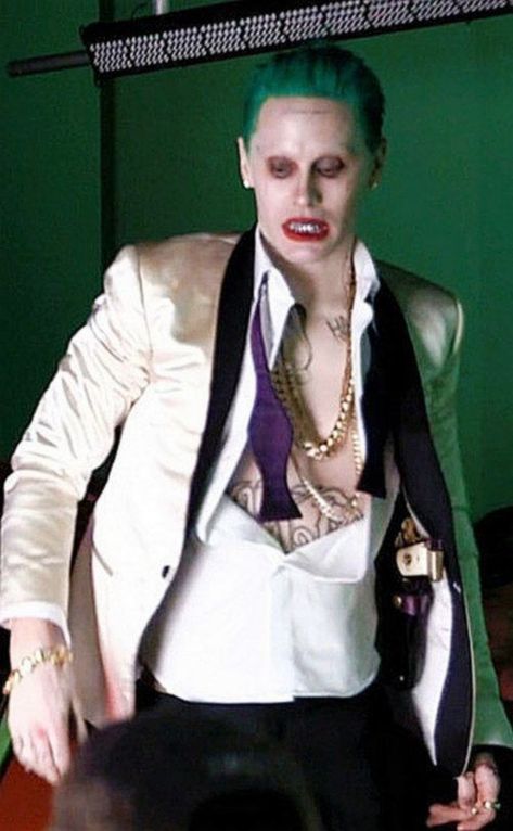 Jared Leto Joker Costume, Diy Joker Costume, Harley Costume, Joker Outfit, Jared Leto Joker, Leto Joker, Harley And Joker Love, Joker Halloween, Der Joker