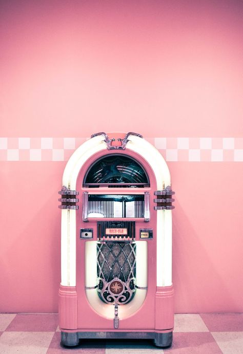 50s Moodboard, Jukebox Illustration, Jukebox Aesthetic, 50s Graphics, Pink Retro Aesthetic, Coquette 60s, 50s Photoshoot, 50s Wallpaper, 1950s Aesthetic