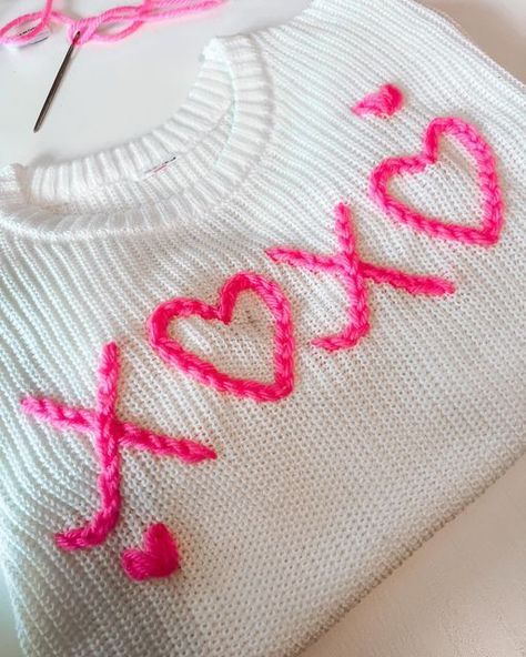 Hand Embroidered Valentines Sweater, Valentines Embroidered Sweater, Hand Embroidered Sweaters, Chunky Embroidery Sweater Diy, Valentines Hand Embroidery, Embroidery Shirt Designs, Embroidering Clothes, Sweater Design Ideas, Embroidery Sweater Diy