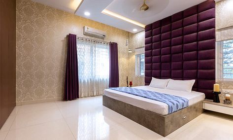 Lavish and elegant bedroom design ideal for middle-class indian families Middle Class Bedroom, Bedroom Interior Design Indian, Interior Design Indian Style, Class Bedroom, Bedroom Design Indian, Wardrobes Designs, Rich Room, Trendy Bedroom Design, Indian Bedroom Design