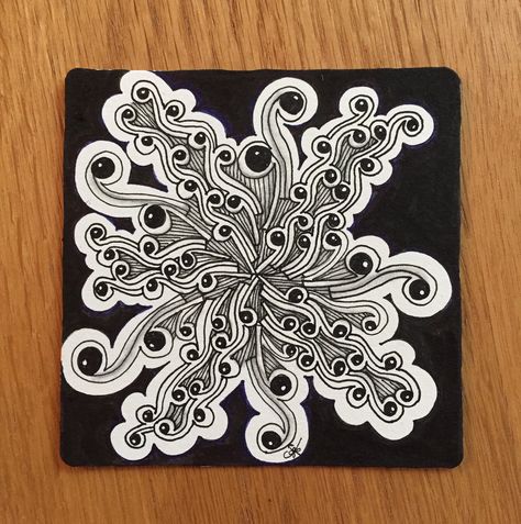 https://flic.kr/p/21Gu2m9 | Square One™: Purely Zentangle® using Dewd and inked edges | Tangle pattern Dewd  with the white tile edges blacked in with ink. Zentangle Tiles, Doodle Art For Beginners, Mandala Ideas, Zen Tangles, Black Tile, Sketch Journal, Tangle Pattern, Zen Tangle, Zentangle Designs