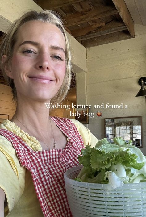 Hannah Neeleman Ballerina Farm, Farmers Wife Aesthetic, Farm Wife Aesthetic, Homestead Wife, Ballerina Farm, Farm Aesthetic, Wife Aesthetic, Farm Wife, Sunday Church