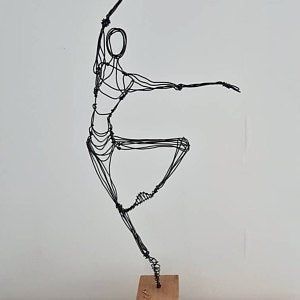 Sculptures Sur Fil, Art Fil, Wire Art Sculpture, Human Sculpture, Dancing Couple, Creation Art, Art Wire, Paper Mache Art, Sculpture Metal