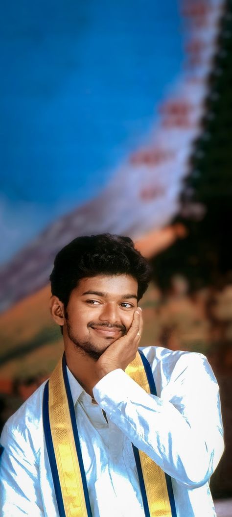 Vijay Actor Drawing, Ghilli Vijay Hd Wallpapers, Thalapathy Cute Pics, Vijay Ghilli, Ghillie Vijay, Vijay Cute Images, Vijay Thalapathy Wallpaper, Vintage Vijay, Thalapathy Vijay Wallpaper