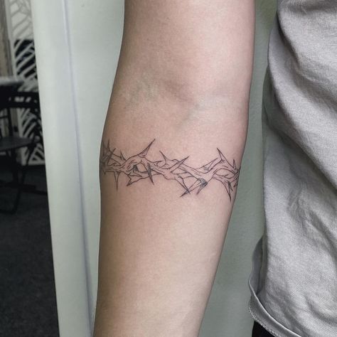 Forearm Barbed Wire Tattoo, Border Tattoo Ideas For Men, Thorn Forearm Tattoo, Forearm Thorn Tattoo, Thorn Tattoo Around Arm, Thorns Tattoo Arm, Thorn Wrist Tattoo, Barbwire Tattoo Arm, Thorn Band Tattoo