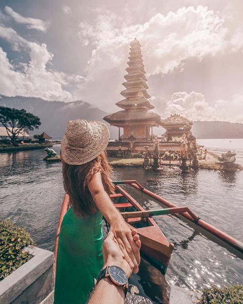 Bali Travel Photography, Bali Itinerary, Bali Honeymoon, Bali Guide, Travel Pose, Bali Vacation, Honeymoon Photos, Holiday Travel Destinations, Bali Travel Guide