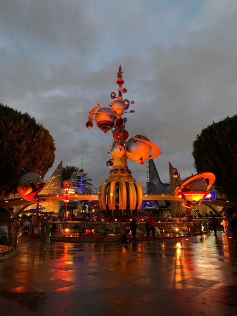 Tomorrowland at Disneyland! 🌌✨ Neon lights, futuristic attractions, Disneyland Tomorrowland, Disney Photography, Adventures By Disney, Magical Moments, Into The Future, Neon Lights, Neon Lighting, Night Time, Night Sky