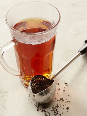 Health benefits of tea Tea Steeper, Coffee Stirrers, Tea Health Benefits, Healthy Teas, Fall Drinks, A Cup Of Tea, Tea Strainer, Loose Tea, Hot Tea