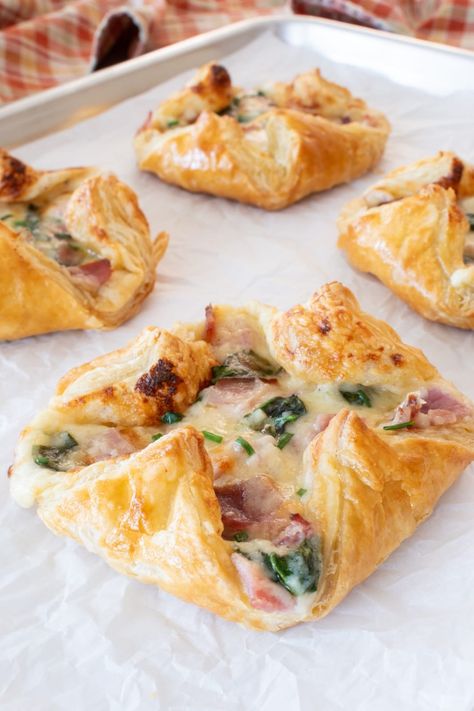 Puffy Ham And Cheese Bundles, Ham And Cheese Galette, Ham And Cheese Spinach Puffs, Puff Pastry Breakfast Pastries, Ham And Puff Pastry Recipes, Breakfast Ideas With Phyllo Dough, Puff Pastry Croque Madame, Ham And Brie Puff Pastry, Puff Pastry Monte Cristo