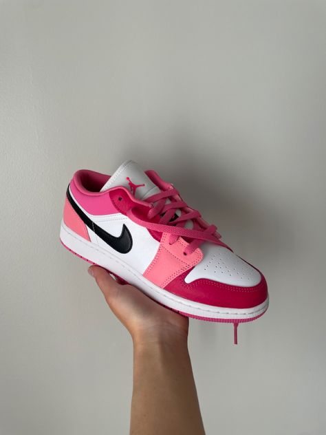 Jordan 1 Valentines Day, Jordans Valentines Day, Valentines Air Jordan 1, Valentine’s Day Jordans, Valentine’s Day Dunks, Demonia Shoes, Nike Shoes Girls, Trendy Shoes Sneakers, Pink Nikes