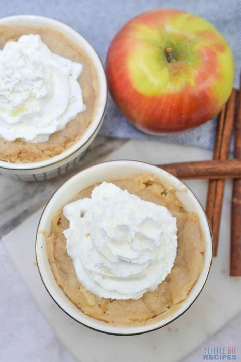 A single-serve apple mug cake will not disappoint! It is perfect for satisfying a sweet tooth craving without baking an entire cake. Apple Mug Cake, Sweet Tooth Craving, Best Apples For Baking, Chocolate Chip Mug Cake, Quick Cookies Recipes, Mug Cake Microwave, Mug Cakes, Nice Recipes, Dessert For Two