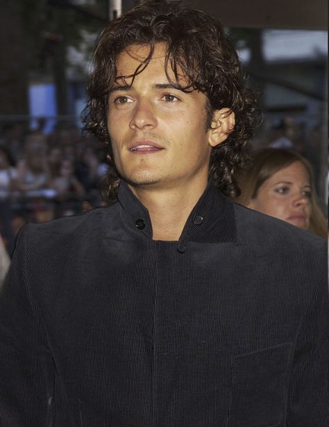 #orlandobloom #piratesofthecaribbean #2000s #style #fashion #vintage #retro #grunge #potc #actor Orlando Bloom Young, 2000s Boys, 2000s Men, Lucy Boston, Disney Costume, Anime Uniform, Orlando Bloom, Girls Frontline, Legolas