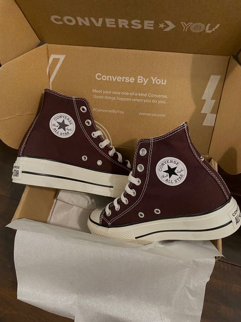 Brown High Top Converse Platform, High Top Converse Brown, Converse Chuck Taylor Lift Platform In Brown, Converse Brown Platform, Platform Brown Converse, Cute Shoes Brown, Brown Platform Converse Outfit, Platform Converse Brown, Brown Hightop Converse