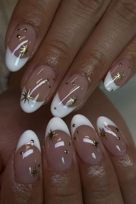 Check out these cute French tip nails with a fun and unique twist. Tip Nails Designs, Tip Nail Designs, Hoco Nails, Teen Nails, French Tip Nail Designs, Classic French Manicure, Summery Nails, Work Nails, Tip Nails