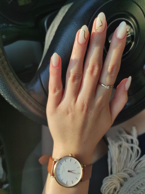 White And Gold Simple Nails, Milk White Nails With Gold, Acrylic Nail Designs White And Gold, Milky White Nails With Accent Nail, Milky And Gold Nails, White Gold Manicure, Milky White Nails With Gold Design, Milky Gold Nails, Milky White Nails With Design French