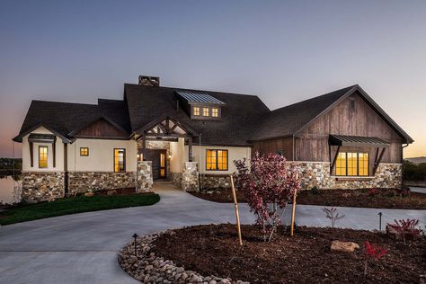 Rustic Craftsman in Colorado Mountain Craftsman Style Homes, Rustic Craftsman Home, Craftsman Home Exterior, Rustic Craftsman, Mountain Craftsman, Montana Homes, Craftsman Exterior, Craftsman Home, Northern Colorado