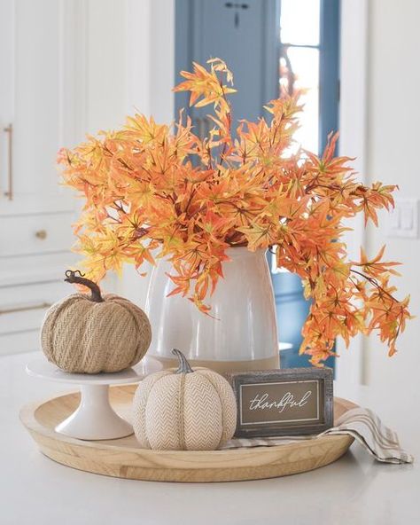 Cozy Things, Fall Table Centerpieces, Fall Kitchen Decor, Cozy Fall Decor, Fall Decor Inspiration, Fall Deco, Fall Thanksgiving Decor, Autumn Decorating, Fall Table Decor