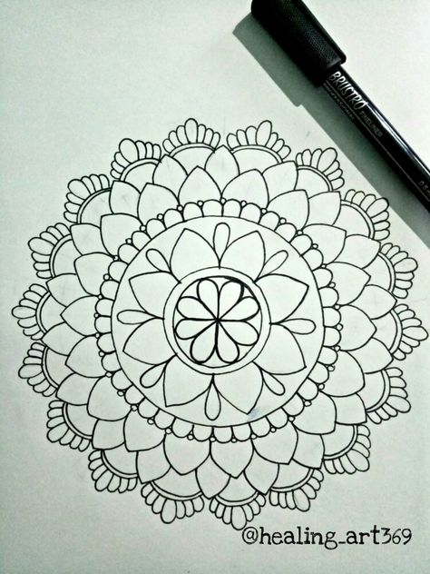 Very Easy Mandala Art For Beginners, Asthetic Picture Drawing Simple Easy, Mandala Art Lesson Easy, Easy Mandala Designs For Beginners, Beginner Mandala Drawing, Circular Rangoli Designs, Mandela Art Easy For Beginners, Rangoli Drawing On Paper, Mandala Sketch Simple