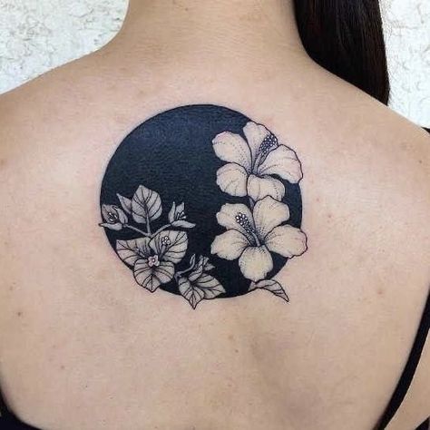 "Negative space tattoos" | bloemen in zwarte cirkels - One Hand in my Pocket Negative Space Tattoos, Flower Cover Up Tattoos, Tatuaje Cover Up, Japanese Tattoo Women, Cover Up Tattoos For Women, Negative Space Tattoo, Best Cover Up Tattoos, Space Tattoos, Solid Black Tattoo