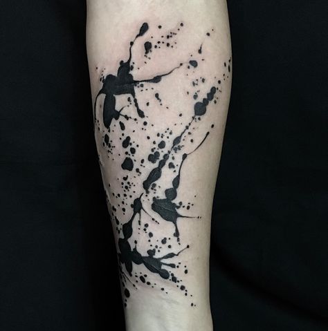 Paint splatter tattoo by Tim Mueller Ink Splatter Tattoo, Paint Splatter Tattoo, Splatter Tattoo, Kunst Tattoos, Painting Tattoo, Ink Splatter, Abstract Tattoo, Star Tattoos, Tattoo Styles