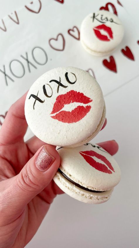 #macaronlove 😍 my latest obsession! Airbrushing macarons made easy with @ambrosia.macarons silk stencils 😍❤️ So beautiful and clean every… | Instagram Valentines Macarons, French Macaron Recipe, Custom Macarons, French Macarons Recipe, French Macaron, Latest Obsession, Baking Desserts, Cookies Baking, Macaron Recipe