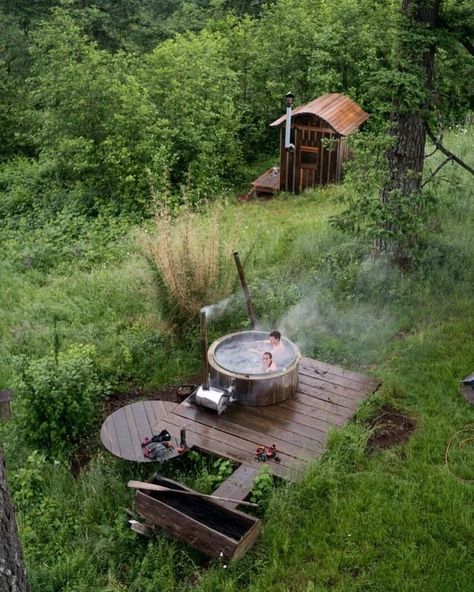 Outdoor Hot Tub, Diy Hot Tub, Outdoor Bathtub, Sun Rooms, Outdoor Tub, Retreat Ideas, Tub Ideas, Outdoor Bath, Outdoor Bathrooms