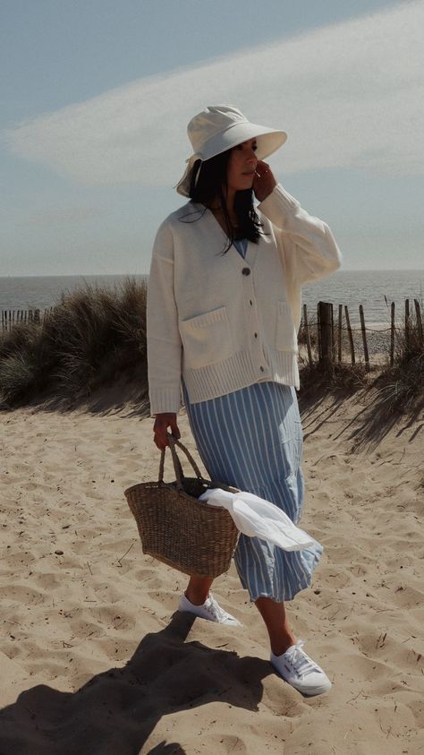 Seaside Holiday Outfits, Coastal Holiday Outfits, Curvy Coastal Grandma, Coastal Linen Outfit, Coastal Grandma Hairstyles, Coastal Grandmother Shoes, Costal Grand Daughter Aesthetic Outfits, Coastal Grandma Fashion, Coastal Fashion Aesthetic