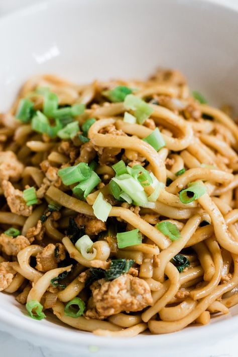 Sesame Udon Noodles with Ground Chicken Udon Noodle Recipes, Udon Stir Fry Recipe, Easy Udon, Udon Noodle Recipe, Chicken Udon Noodles, Chicken Sesame, Beef Udon, Chicken Udon, Chicken Rice Noodles